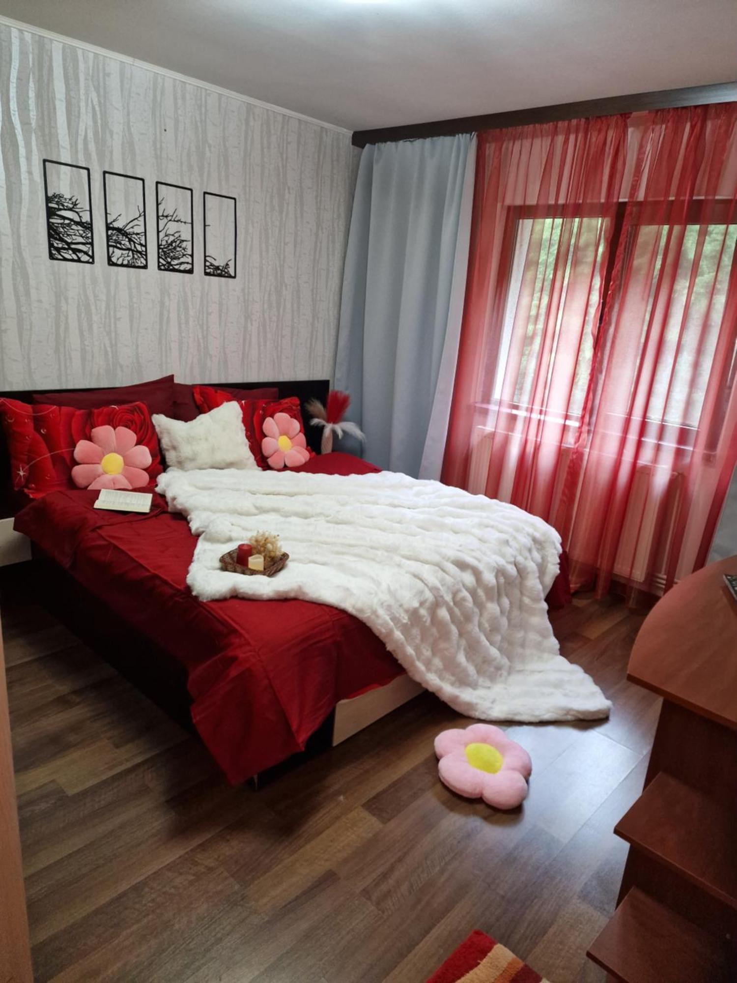 Red & Yellow Apartment *