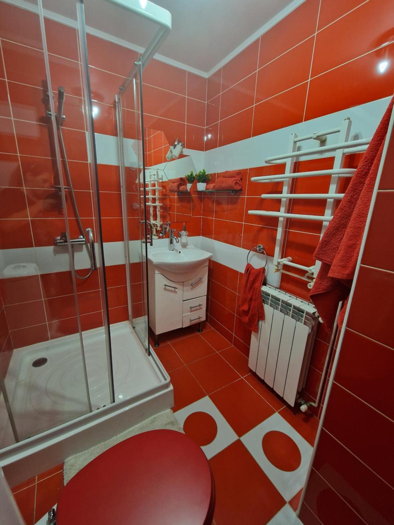Apartment Red & Yellow